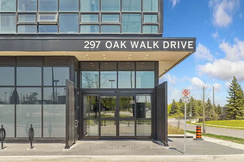 297 Oak Walk Drive 1605, Oakville, ON L6H 3R6 photo 1