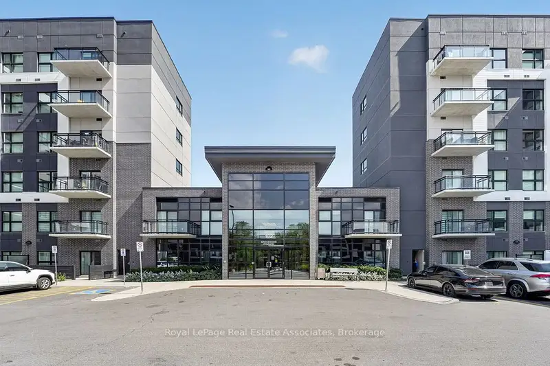 102 Grovewood Common 636, Oakville, ON L6H 0X2 photo 1