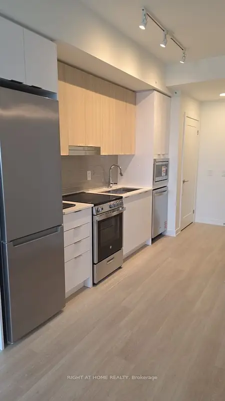 5105 Hurontario Street 2109, Mississauga, ON L4Z 0C9, Mississauga
