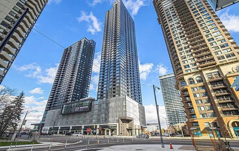 395 Square One Drive 412, Mississauga, ON L5B 0P6, Mississauga