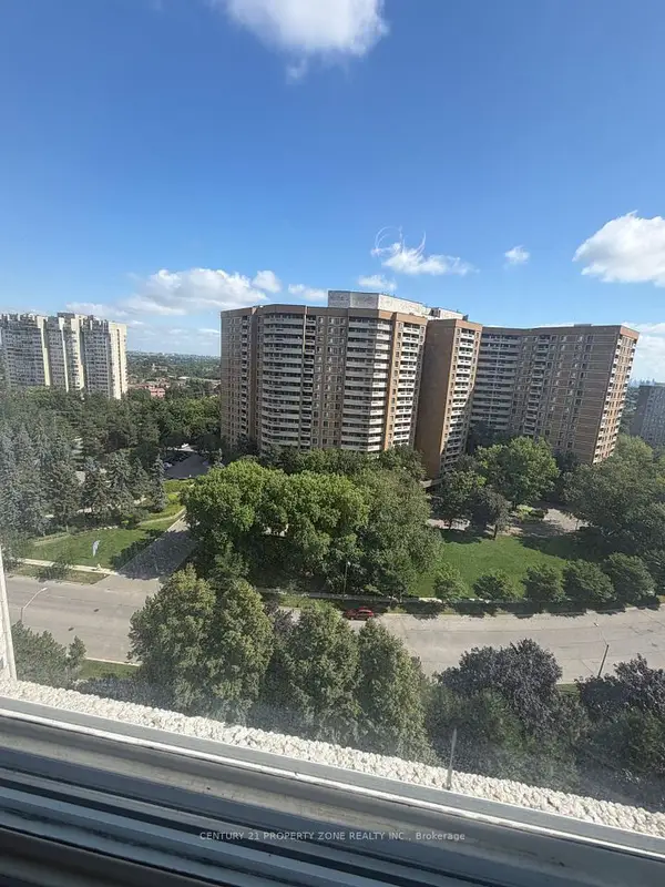 3700 Kaneff Crescent 1501, Mississauga, ON L5A 4B8, Mississauga