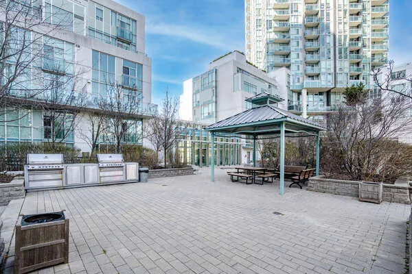 City Gate Condos bbq area