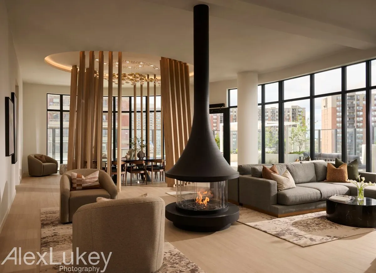 Fireside lounge, 7th floor