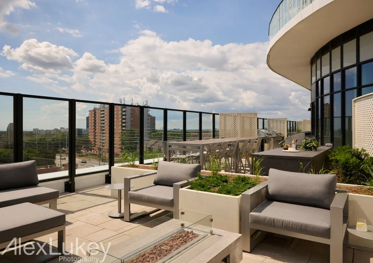 Landscaped terrace, 7th floor